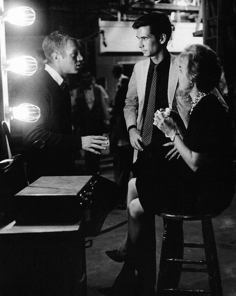 STEVE McQUEEN w/ ANTHONY PERKINS JANET LEIGH ON "PSYCHO" SET 8X10 PHOTO (ZZ-290) - Image 1 of 1