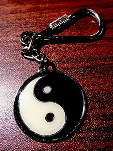 NEW YING & YANG KEY CHAIN - Picture 1 of 2
