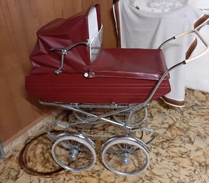 Kinderwagen aus Anfang der 60er Jahre Rot mit Sportwagenaufsatz Blau - Bild 1 von 4