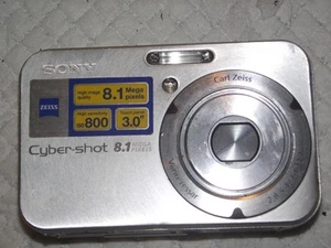 SONY DSC-N1 8.1 MEGAPIXAL DIGITAL CAMERA WITH CARL ZEISS VARIO-TESSAR LENS - Picture 1 of 6