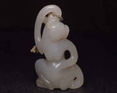Berloque chinês branco jade esculpido à mão pingente macaco amuleto talismã oriental - Imagem 1 de 4