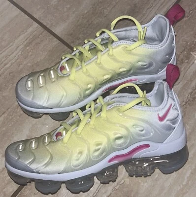 Nike Air Vapormax Plus Blue Tint/Fireberry Womens Sneakers Size 6.5 FQ8882-423 - Image 1 of 4