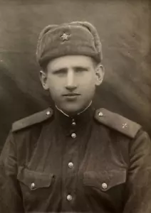 Retrato fotográfico de colección guapo joven cariñoso soldado ejército URSS - Imagen 1 de 3