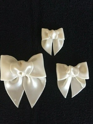 Cake Decorating Gumpaste Fondant JEM Bow Cutter set of 3 - Image 1 of 4