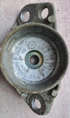 COJINETE DE SUSPENSIÓN TRASERO SEAT IBIZA IV 6J5 6P1 VW POLO 6C1 6R1 6R0513353 Foto 1 de 3