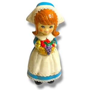 Statuina vintage Napco Japan ragazza pellegrina in cartapesta M-8228 6" - Foto 1 di 7