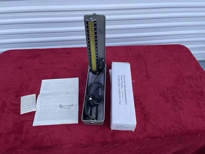 Probador de presión arterial esfigmomanómetro vintage estuche y caja de metal en muy buena condición Foto 1 de 4