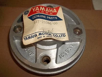 BUJE EMBRAGUE RUEDA TRASERA YAMAHA YA6 NOS OEM 137-25366-00-00 Foto 1 de 4