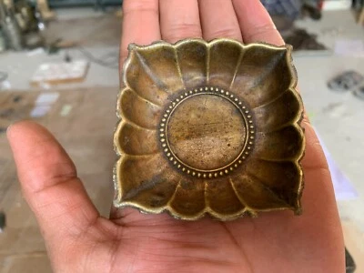 Antiguo plato cuadrado indio hecho a mano diseño de pétalos de loto hermoso Foto 1 de 4