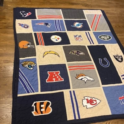 Manta con logotipo del equipo de fútbol americano Pottery Barn NFL Twim Quult Foto 1 de 4