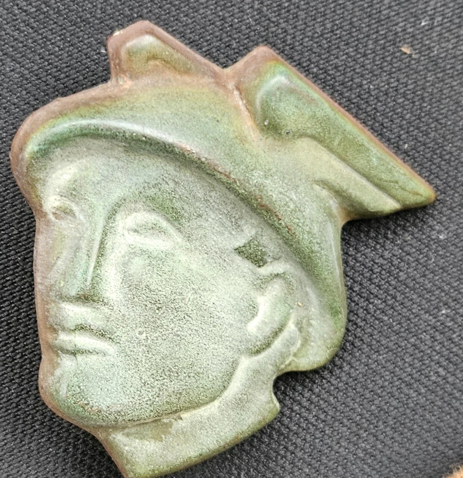 1949 Mercury Hub Cap Emblem Original W Patina Car C6 - Изображение 1 из 1