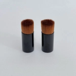 2 X New CHANEL Les Beiges Water-Fresh Teint MINI Foundation Brush SAMPLE SIZE - Picture 1 of 3