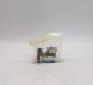 SMC VCA21-5D-3-02 Valve - Picture 1 of 3