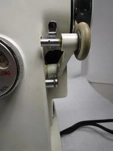 Máquina de coser BLANCA bobinadora y tensión de hilo inferior - Imagen 1 de 8