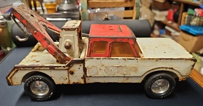 Grúa Nylint 24 horas servicio camión remolque juguete de acero prensado vintage Foto 1 de 4