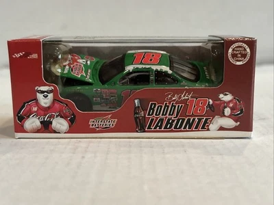 Автомобильные аккумуляторы RCCA 01 Interstate Batteries Coke Polar Bear Bobby LaBonte 1:64 1:1800 - Изображение 1 из 4