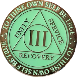 3 Year AA Medallion Reflex Green Glow In The Dark Gold Sobriety Chip Coin - Picture 1 of 5