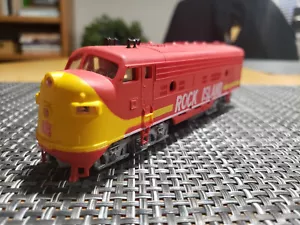 Vintage HO scale AHM/RSO Mehano Rock Island F unit Diesel Locomotive - Picture 1 of 8