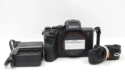 Corpo sem espelho Sony A7R IV usado - Imagem 1 de 4