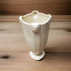 Vaso vintage McCoy Pottery bianco alto piedistallo smaltato con timbro inferiore - Foto 1 di 10