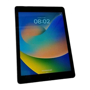 Apple iPad 5th Gen. 32GB A1822 Wi-Fi 9.7in - Space Grey #167h - FREE EARPHONE - Picture 1 of 6
