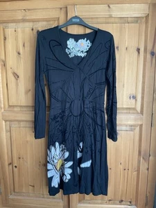 Desigual Black Flowered Design Size M Medium Jersey Long Sleeve V Neck - Picture 1 of 4