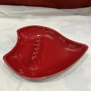 Vintage California Pottery USA 7002 Red Flame Wood Detailed Back Ashtray - Picture 1 of 5