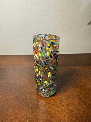 Vaso de doble chupito soplado a mano confeti de guijarros mexicanos en relieve Foto 1 de 4