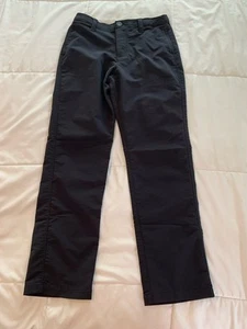 Under Armour Boys Golf Pants Size Youth Medium Black Inseam 26” Waist 26” - Picture 1 of 6