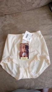 Bragas De Colección Nuevas con Etiquetas JC Penney Piel Suave Abuela Brief L Soporte Ligero Encaje Pierna - Imagen 1 de 5