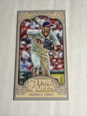 2012 Topps Gypsy Queen - Image Variation Roy Halladay MINI #10 Fielding - Image 1 of 2