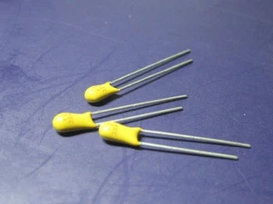 Condensadores de tantalio sumergido CA42 1 UF 35V 2,5 mm 50 piezas - Imagen 1 de 1