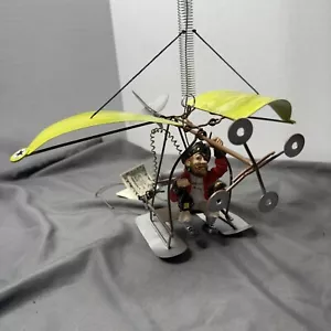 Avión Piloto Pirata Raro, Resorte Motorizado Vuelo Aviación Historia Hecho a Mano Artesano - Imagen 1 de 10