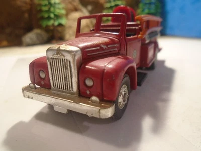 CORGI HO 1/87 SCALE DIECAST MACK B  PUMPER, LEXINGTON FIRE DEPT. MINT  5-182-2-5 - Image 1 of 4