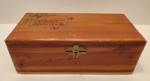 Vintage Zedernholzkiste Klappdeckel Aufbewahrung Mutter Vorrat Cottage Oma Boho Rose - Bild 1 von 14