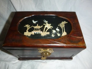 Vintage Wooden Chinese Jewellery / Trinket box. Cork inlay design within lid. - Picture 1 of 9