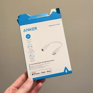 Anker 5" PowerLine 8-Pin to 3.5mm Audio Adapter - White - Photo 1 sur 5