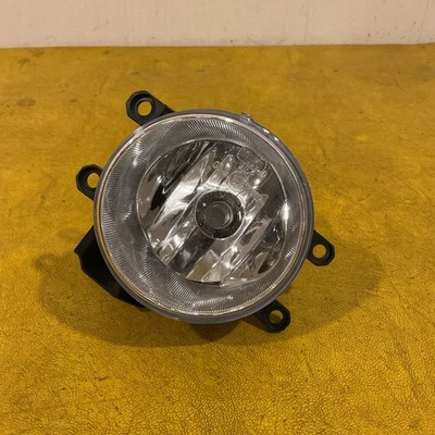 2013-2015 Lexus RX350 Left driver Side HALOGEN Fog Light W/ Bracket A-m - Image 1 of 4