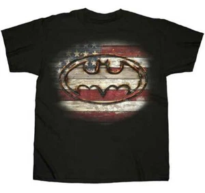 Batman - Logo Su Legno - T-Shirt - Nuovo & Autorizzato - Dc Comics 48-301-L11 - Picture 1 of 1