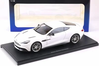 1:18 AUTOart Aston Martin Vanquish Coupè 2015 Glossy Bianco 70250 - Immagine 1 di 4