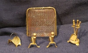 Puppenhaus Miniatur Kamin Set Bildschirm Gerüste Werkzeuge mit Halter Block Träger Neu aus altem Lagerbestand - Bild 1 von 6