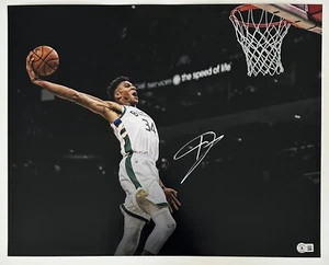 Giannis Antetokounmpo Autograph Signed 16x20 Photo Milwaukee Bucks Beckett - Picture 1 of 3