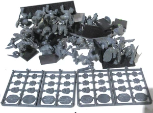 Warhammer Orks Boyz Mob (20-22) Magnetbasen - Bild 1 von 6
