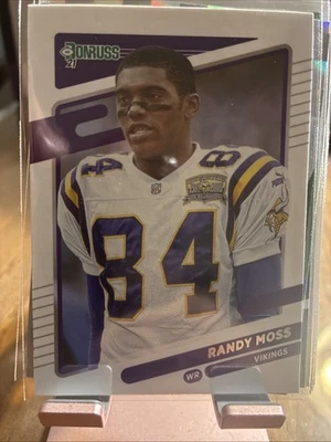 2021 Panini Donruss - Photo Variation Randy Moss #128 - Image 1 of 2