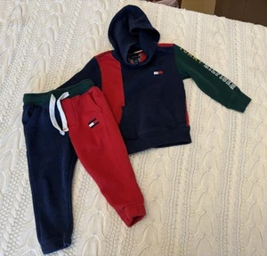 2T Tommy Hilfiger Toddler Set Sweatsuit Colorblock - Picture 1 of 6