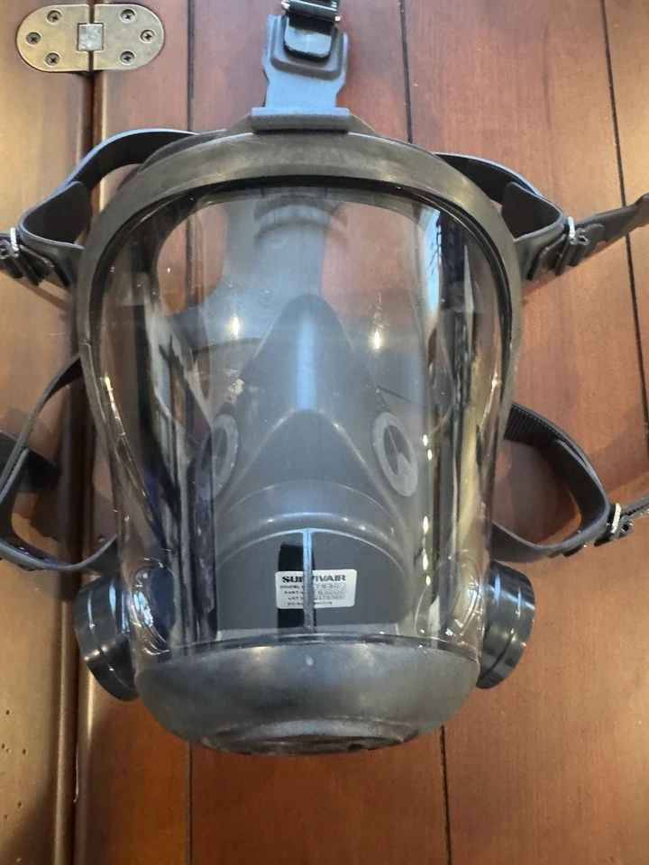Sperian 7630 Survivair Opti-Fit Full Face Gas Mask Respirator  Medium - Image 1 of 4