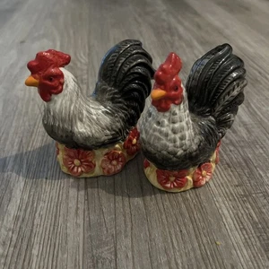 Vintage Rooster Salt & Pepper Shakers Susan Winget  1989 - Picture 1 of 8