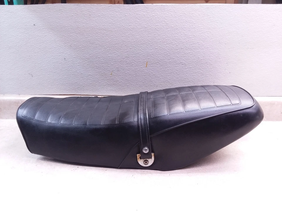 Asiento Kawasaki 400 KZ KZ400 (KZ400B) OEM 1979 DE COLECCIÓN ANSI-B155 Foto 1 de 4