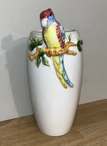 Vase Déco En Céramique Blanche Décor Perroquet Multicolore En Relief - Picture 1 of 9