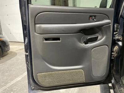04-07 SILVERADO2500 Rear Door Trim Panel LHDark Pewter-69D Foto 1 de 4